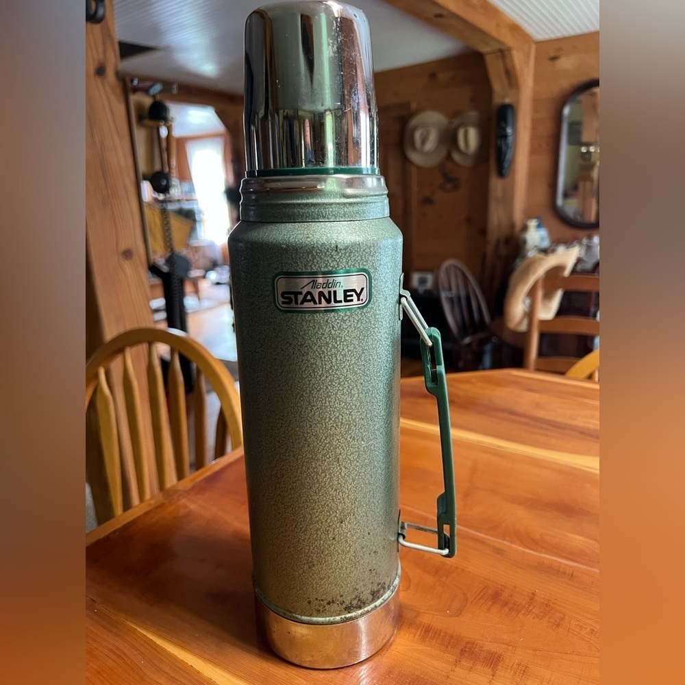 Vintage 1989 USA Made Aladdin Stanley Thermos Green 1 Quart A944DH
